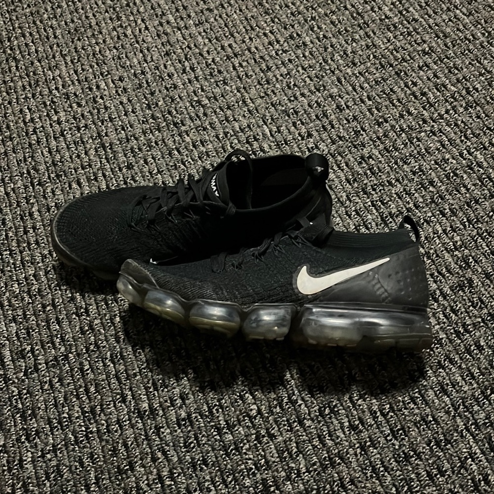 Nike vapormax flyknit 2 “Black”. Good condition, men’s size 10.5